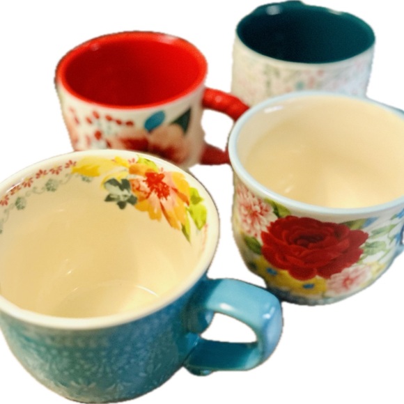 Pioneer Woman Bundle SPRING FLORAL 8 pc Kitchen Towel, Coffee Mug & Spatula Set - Picture 4 of 6